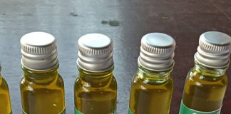 โครงการ “ประโยชน์สุข” ส่องทาง “แม่ดารี” ขับเคลื่อนชุมชนเติบโตยั่งยืน ใช้พลังความรู้ สร้างแบรนด์ยานวดสูตรน้ำตาแม่หม้าย เพิ่มคุณค่าสมุนไพรพื้นถิ่น