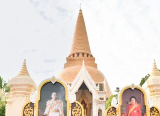 กลุ่มบีเจซี บิ๊กซี ร่วมพิธีเจริญพระพุทธมนต์และทำบุญตักบาตรถวายพระราชกุศล แด่พระบาทสมเด็จพระมงกุฎเกล้าเจ้าอยู่หัว และถวายพระกุศลแด่สมเด็จพระเจ้าภคินีเธอ เจ้าฟ้าเพชรรัตนราชสุดา สิริโสภาพัณณวดี