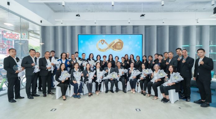 OCEAN LIFE ไทยสมุทร จัดงาน “OCEAN LIFE LOVE FOREVER ให้รักแทนคำขอบคุณ” เชิดชูผู้บริหารและพนักงานที่จะเกษียณอายุในปี 2025