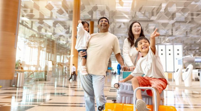 FWD ประกันชีวิต แนะทางเลือกวางแผนภาษีสำหรับ Expat ด้วย 2 แผนประกันสะสมทรัพย์ออนไลน์รองรับสิทธิ์ลดหย่อนภาษีปี 2568